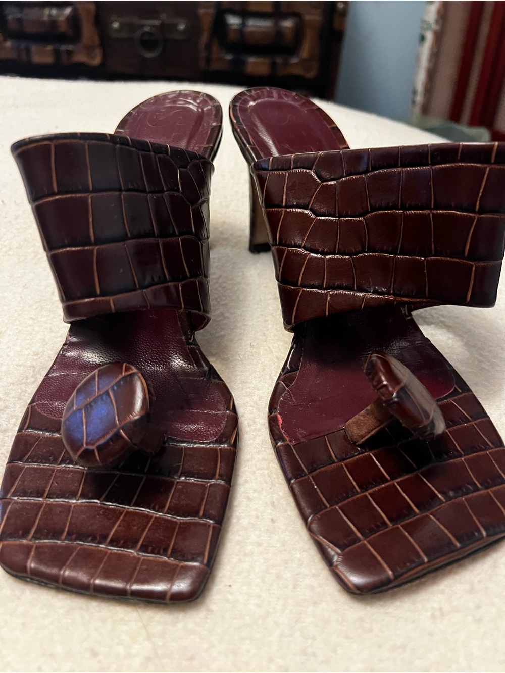 STAUD Brown Croc-Embossed Toe-Ring Heeled Mules